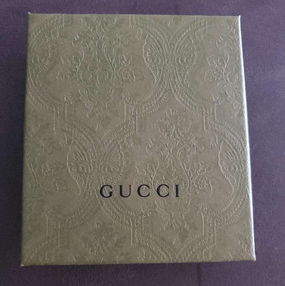 Gucci box